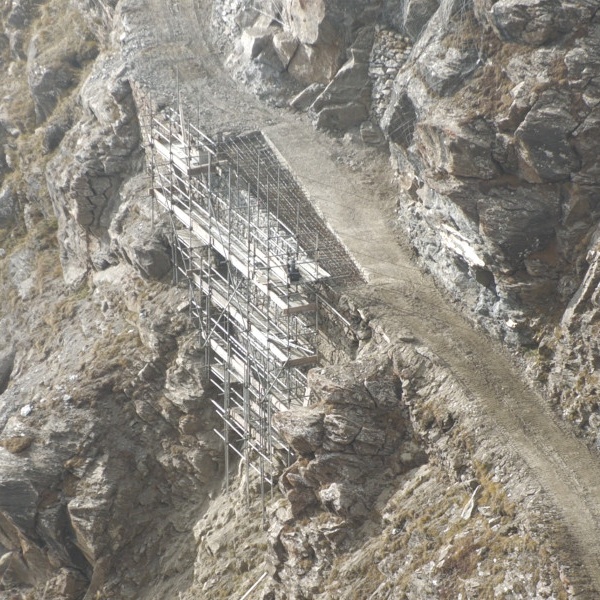An image of the construction site to restore the collapsed section of the road to Colle della Vecchia.