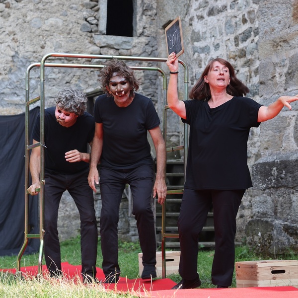 Spettacolo teatrale Passaggi \u002D Artemuda