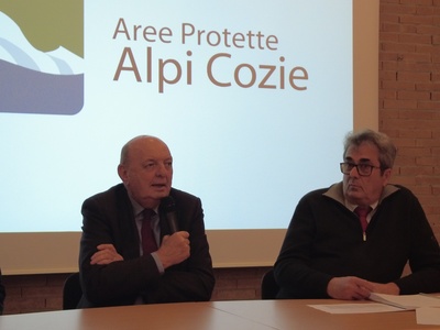 Il Ministro dell\u0027Ambiente Pichetto Fratin insieme al presidente dei Parchi Alpi Cozie Pulzoni.