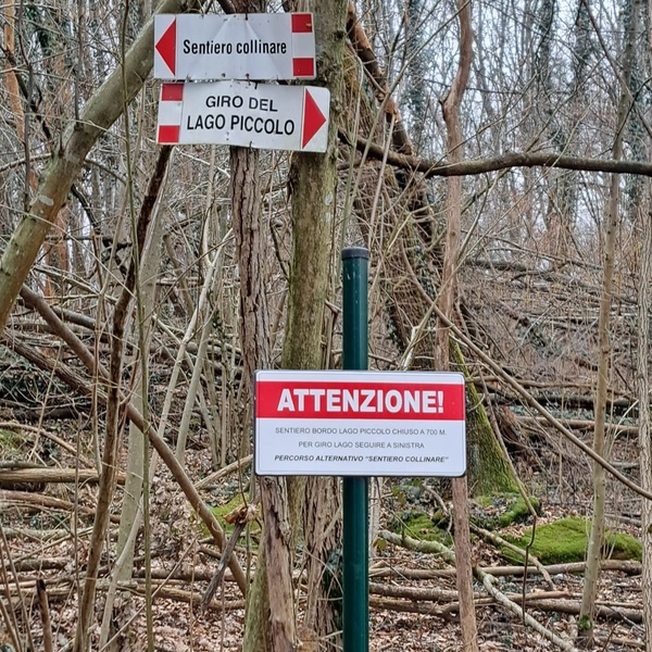 Segnaletica sul Sentiero Lungo Lago Piccolo