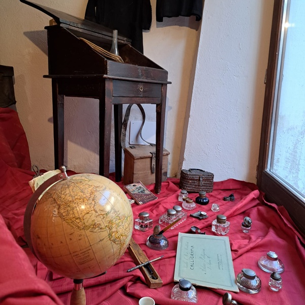 Vetrina Hotel Dieu: Penna, pennino e calamaio